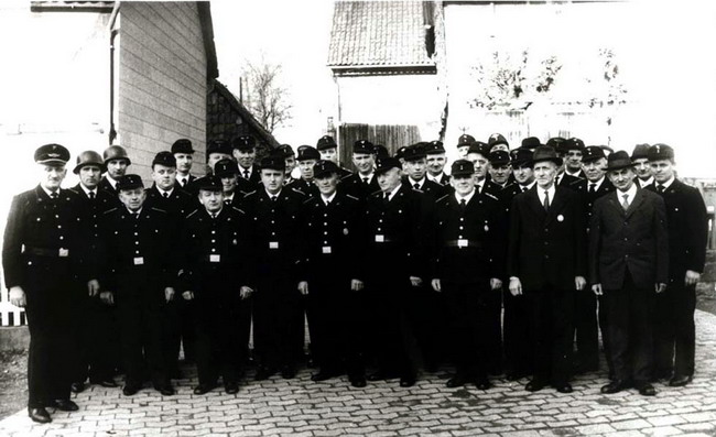 Die Kameraden der Feuerwehr Großerode anlässlich des 75 jährigen Bestehen.